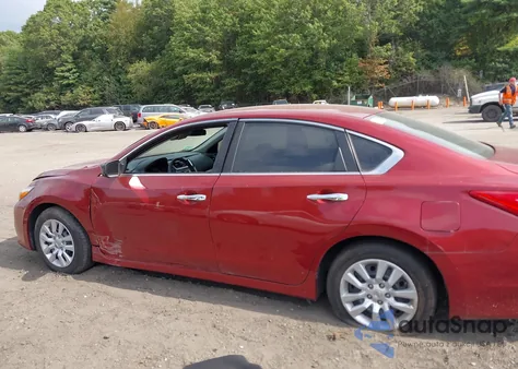 2016 Nissan Altima 2.5/2.5 S/2.5 Sl/2.5 Sr/2.5 Sv из США, поврежденный, VIN 1N4AL3AP8GN379213